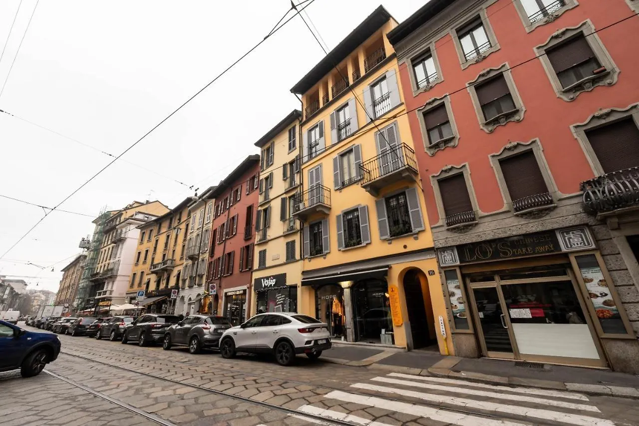 Casemi - Mercato 16 Dx In Full City Center Milán Apartamento